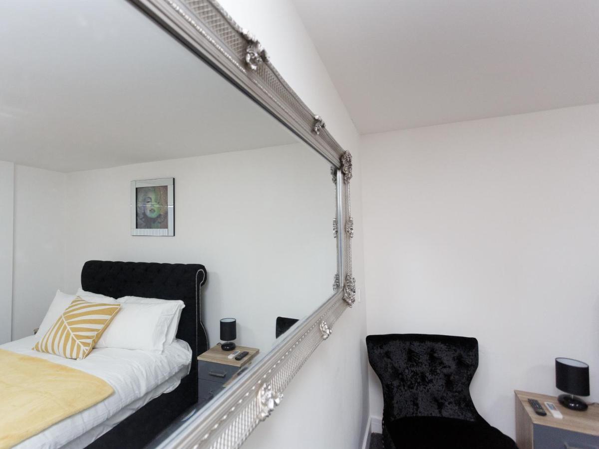 Live in Leeds Greenhill Bungalows Exterior foto