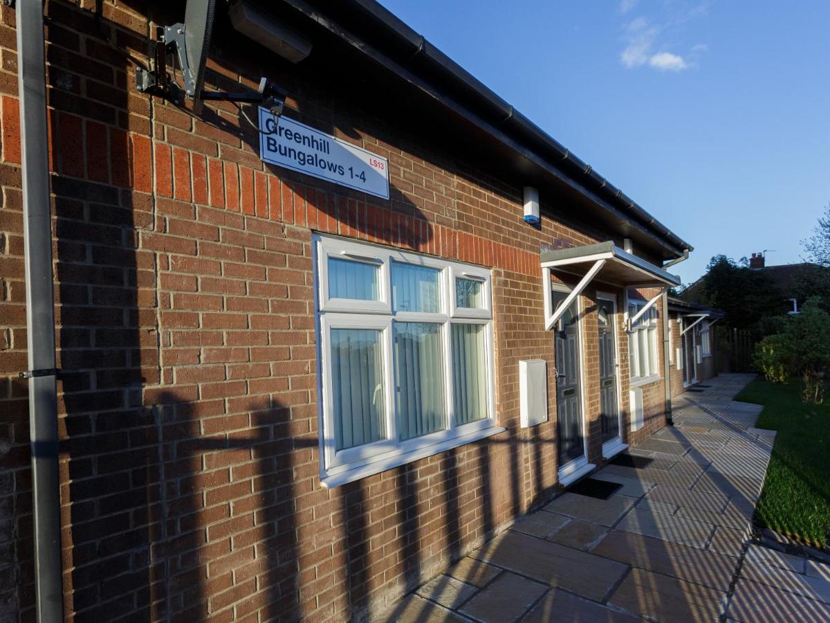 Live in Leeds Greenhill Bungalows Exterior foto