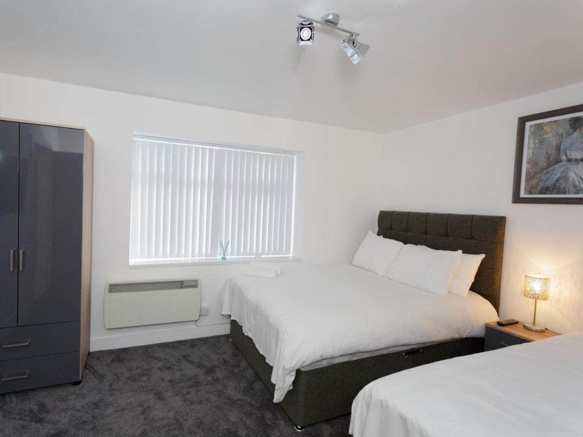 Live in Leeds Greenhill Bungalows Exterior foto